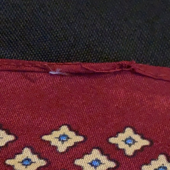 Vintage 80s Style maroon silky scarf - Picture 6 of 6